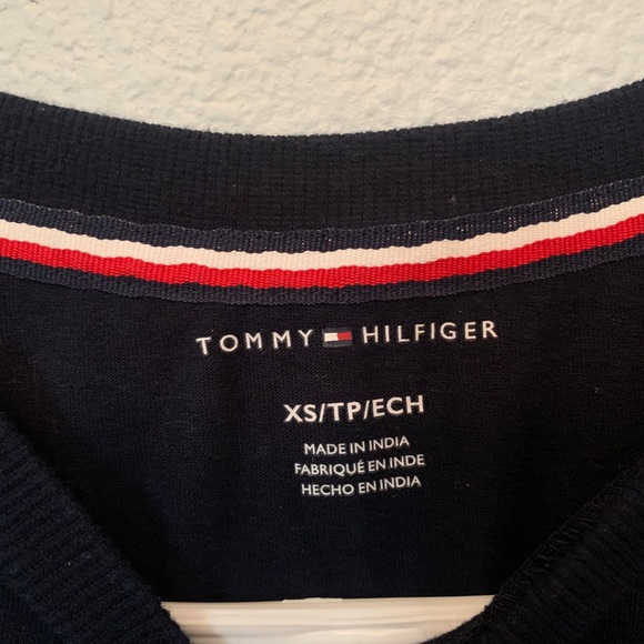 TOMMY HILFIGER | SIZE XS | Navy Crop Long Sleeve - Picture 3 of 3
